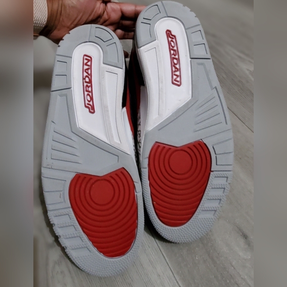 Nike Air Jordan Legacy 312 Toro AV3922-601 Basketball Shoes Mens SZ: 8.5 - Picture 4 of 6